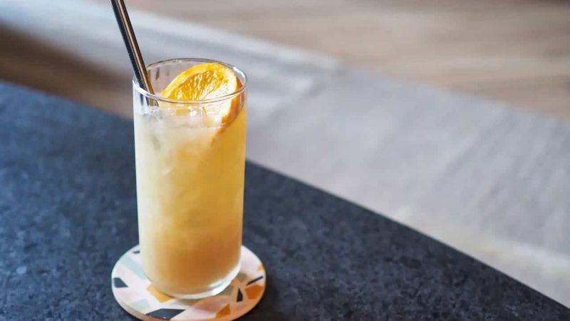 Cocktail με τζιν: 10 συνταγές σε αστραπιαίο χρόνο!