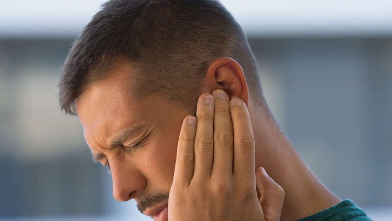 Σφύριγμα στα αυτιά: Τι σημαίνει για την υγεία μας;