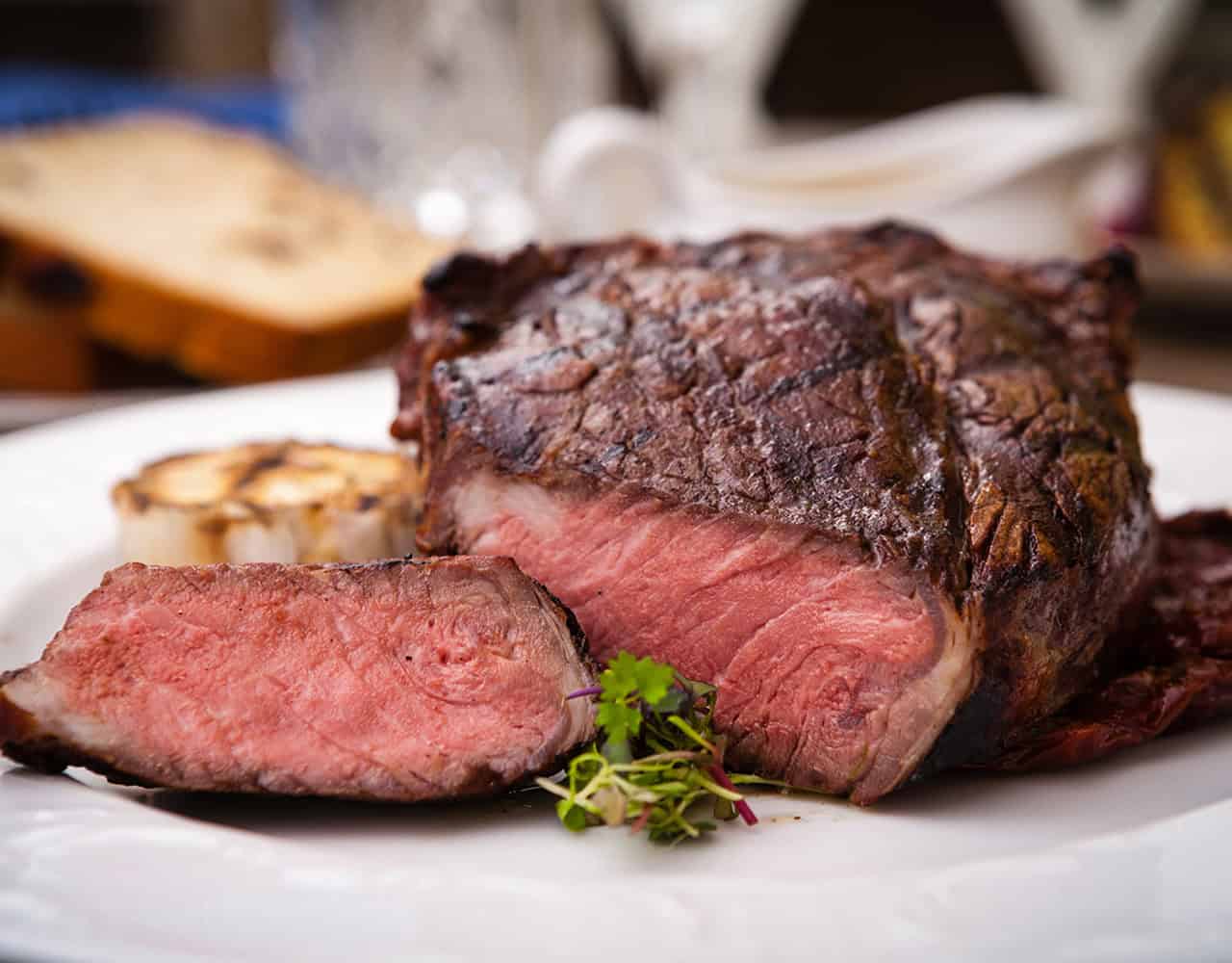 Entrecote: Τι είναι & πώς μαγειρεύεται αυτή η ξεχωριστή μπριζόλα;